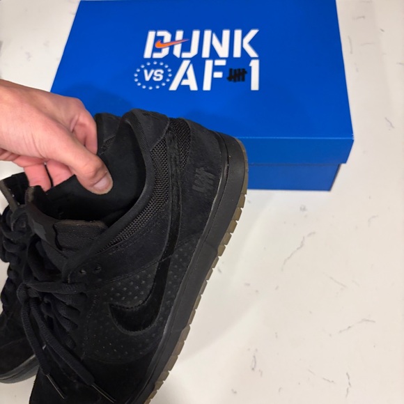 Undefeated Dunks - Picture 3 of 9